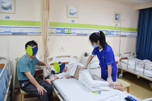 暨南大學崇愛醫院舉辦“認識物理治療，專注精準康復”慶?；顒郁呦冗M康復設備展示